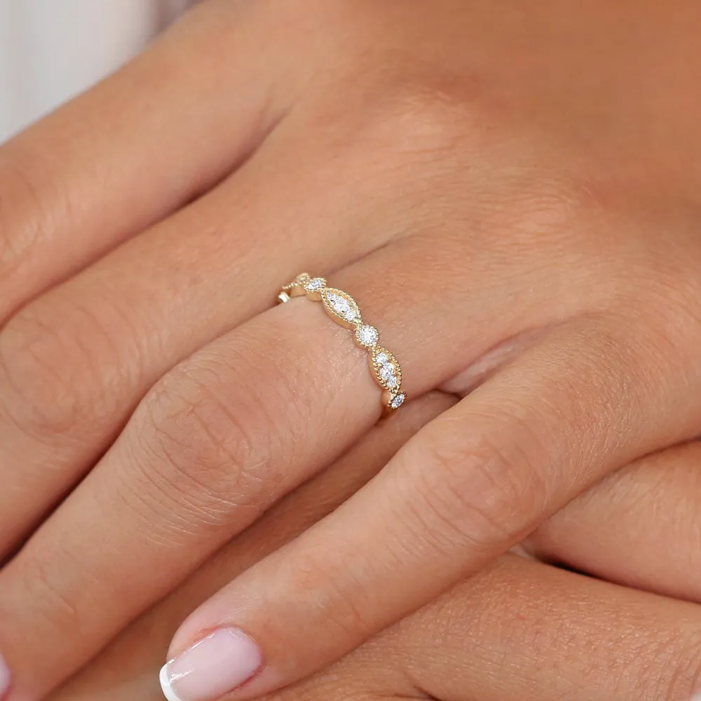 Gold Vintage Style Diamond Wedding Ring - Image 3