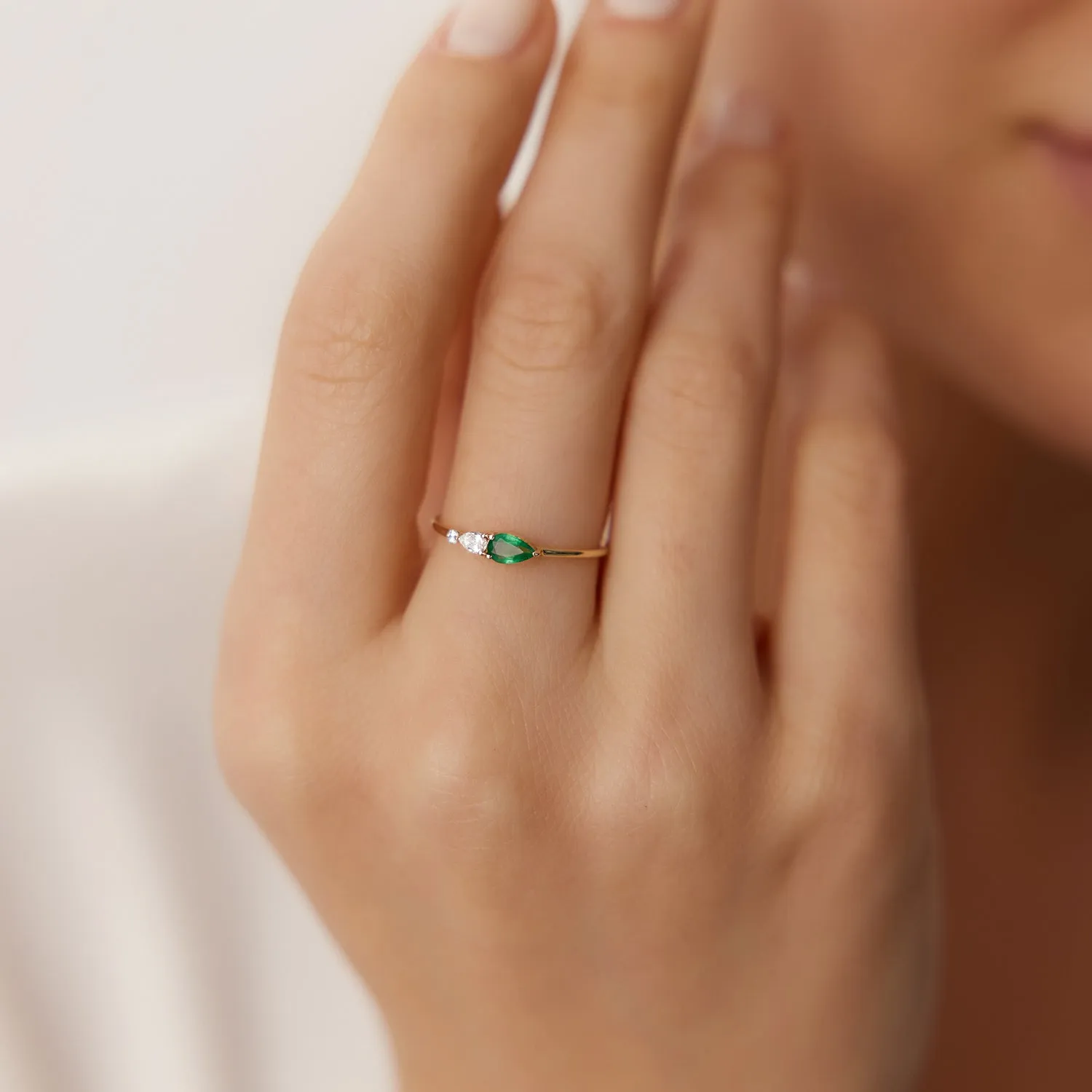 Pear Shape Emerald and Diamond Ring - Image 4