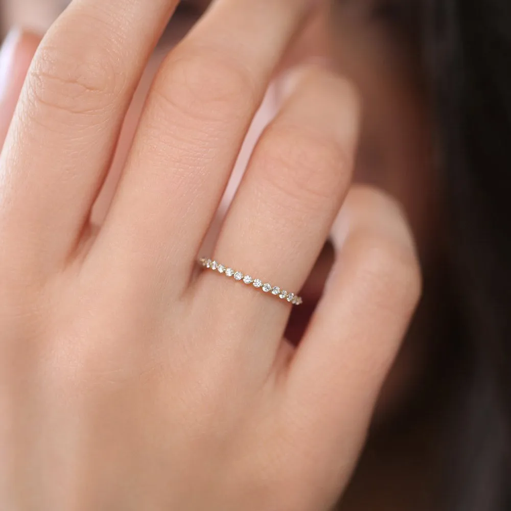 Round Diamond Shared Prong Wedding Ring - Image 3