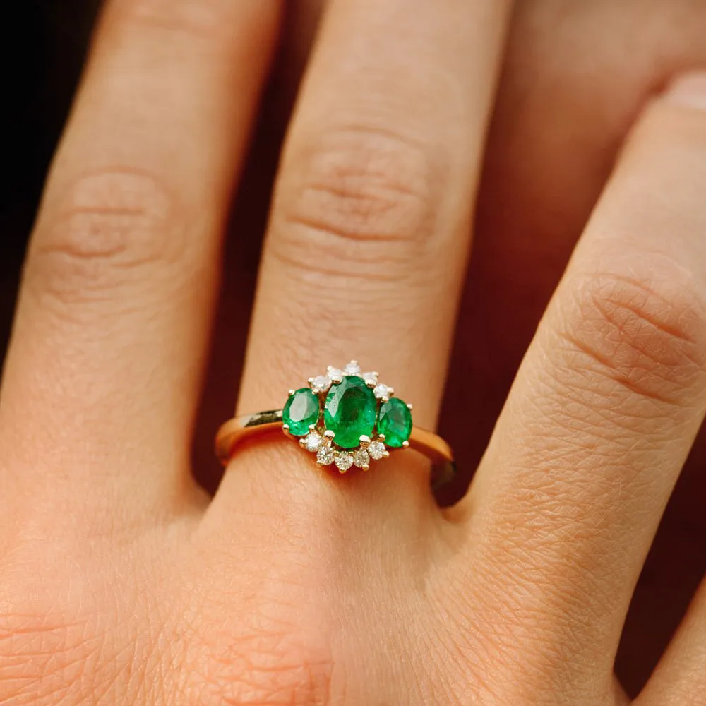 Three Stone Emerald Cluster Ring - Image 3