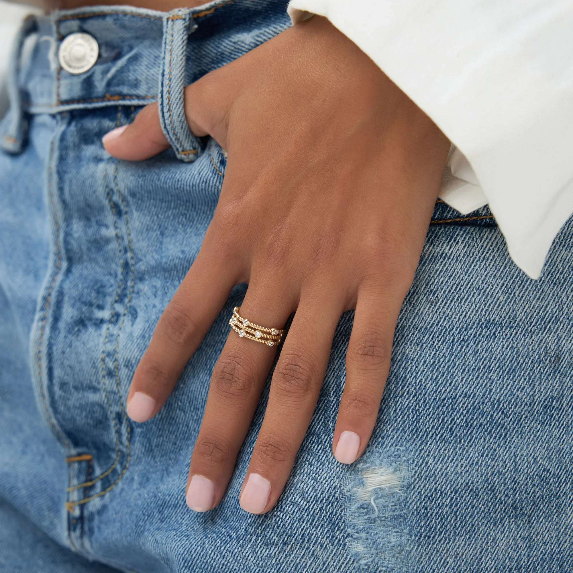 Twisted Rope Triple Diamond Ring - Image 11